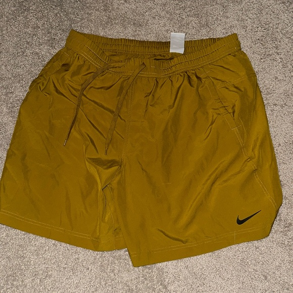 Nike DriFit Shorts - Picture 1 of 2
